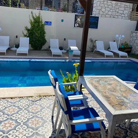 招待所 Aral Turkuaz Çeşme